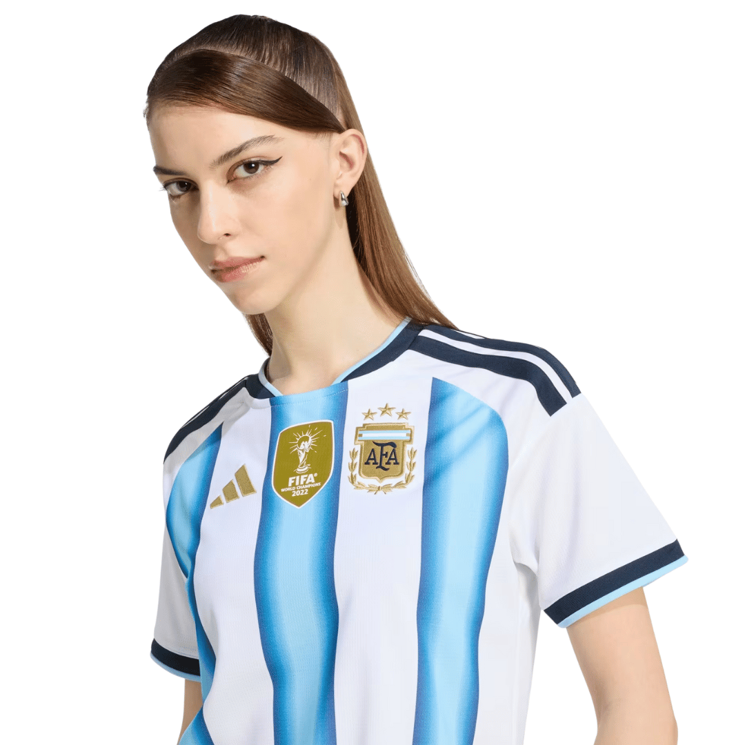 CAMISOLA ADIDAS ARGENTINA WC 2026 LOCAL MUJER - KA8125